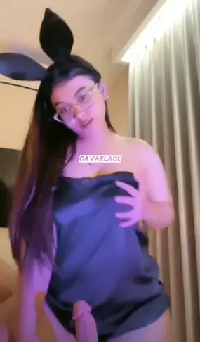 Video Viral Host Cantik Bahenol Kostum Bunny Dream