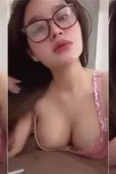 Keyshit Pake Kacamata Jepit Belahan Dada Instagram
