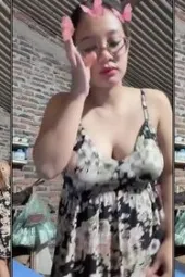 Tiffany Vlog Masak di Dapur Daster No Bra Instagram
