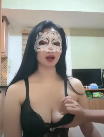 Video Viral Yuka Cantik Tobrut Pakai Lingerie Hitam LIVE Ewe