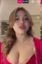 Cici Real Good dengan Aura Hyper Baju Merah Instagram