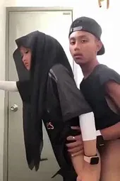 Hijab Ngga Tahan Terpaksa Ngeue Di Fitting Room