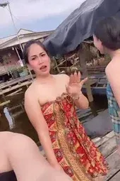 Mandi di sungai1