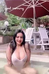 Neysa Alina kolam renang
